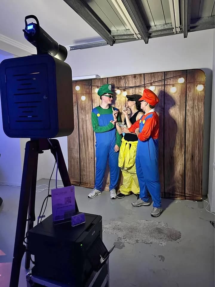 Retro Photobooth Hire 🎥 photo 1