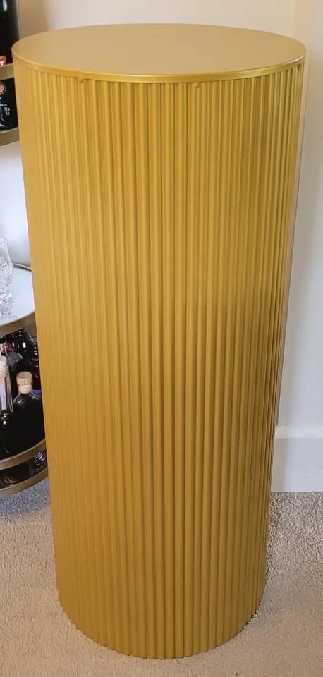 Gold plinth for hire photo 1